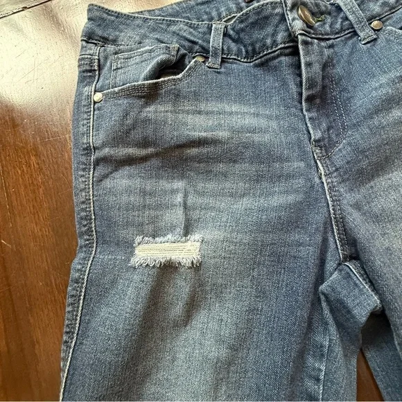 1822 Women's Distressed Skinny Blue Jeans size 8/29 - Picture 12 of 14